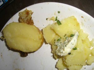 Grillkartoffel mit Kräuterbutter
